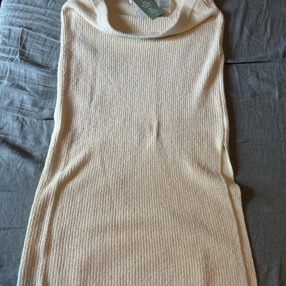 H&M Cream Sweater Skirt with Ribbed Texture